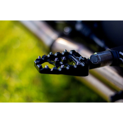 MX-EVOLUTION PEGS (M8 SOFTAIL PASSENGER)