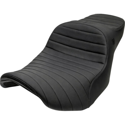 SEAT CHARIOT BLK CLSC STITCH VINYL BLK LOGO