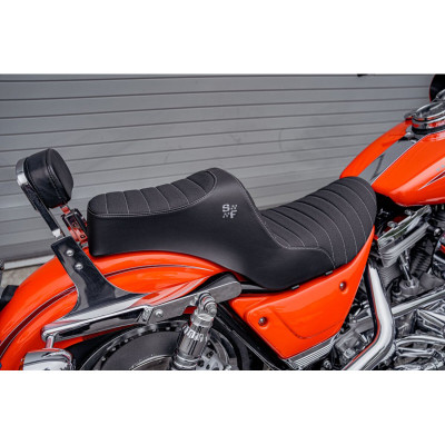 High Noon Seat - Vinyl - Silver Classic Stitch - FXR